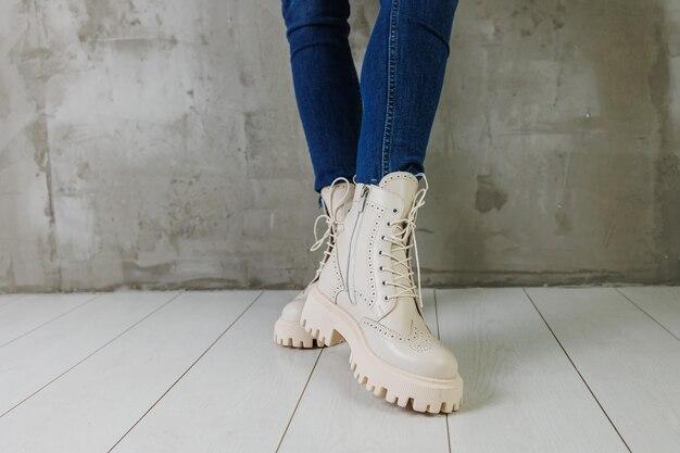 Are white combat boots in style fall 2021? 