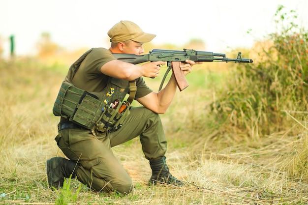 Can a foreigner buy a gun in Ukraine 