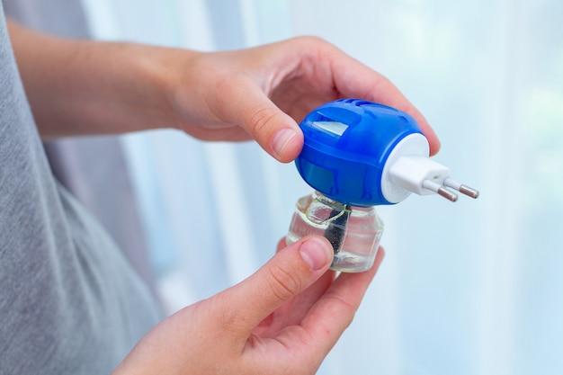 Can hand sanitizer be used as bug repellent? 