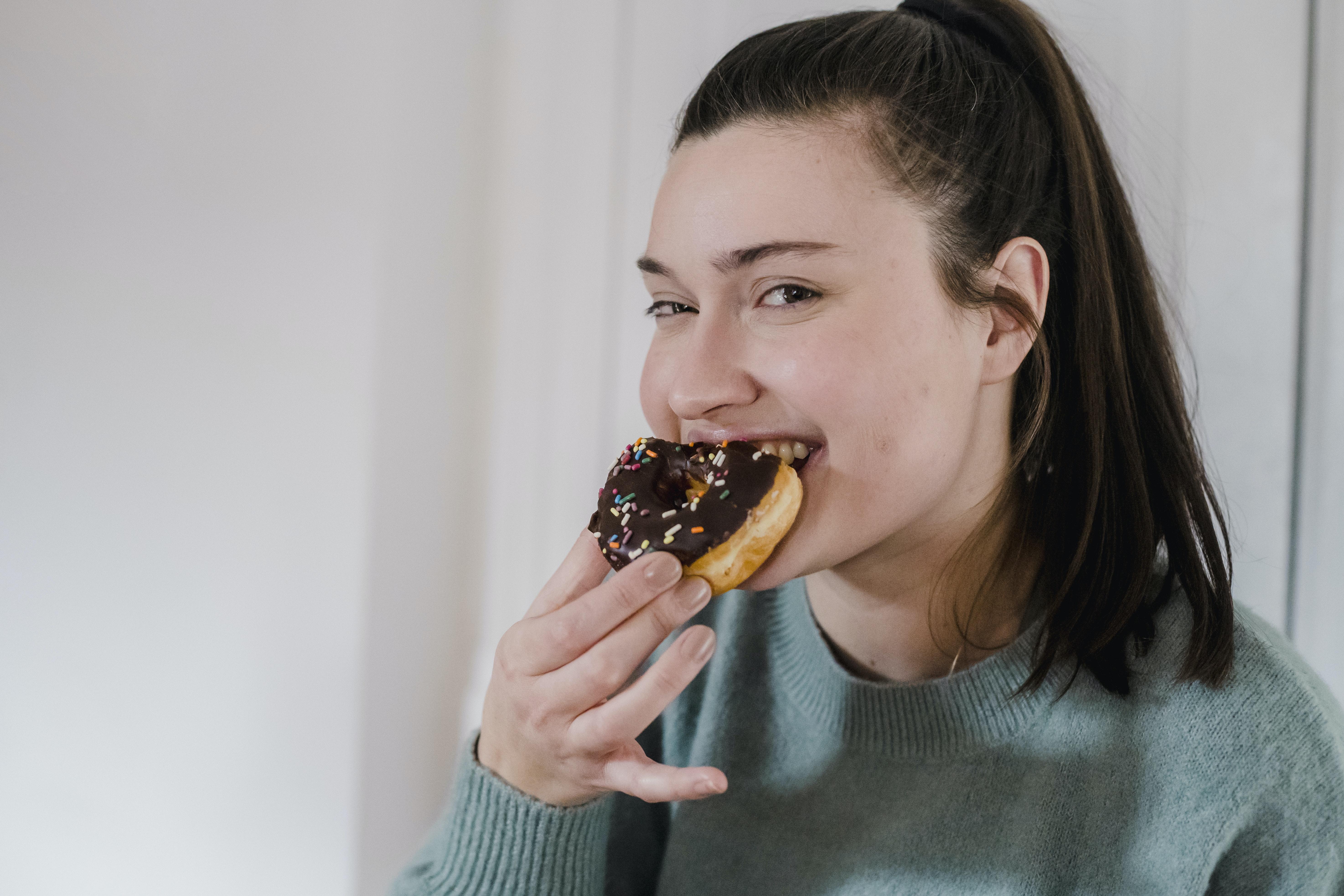 Can horses eat donuts 