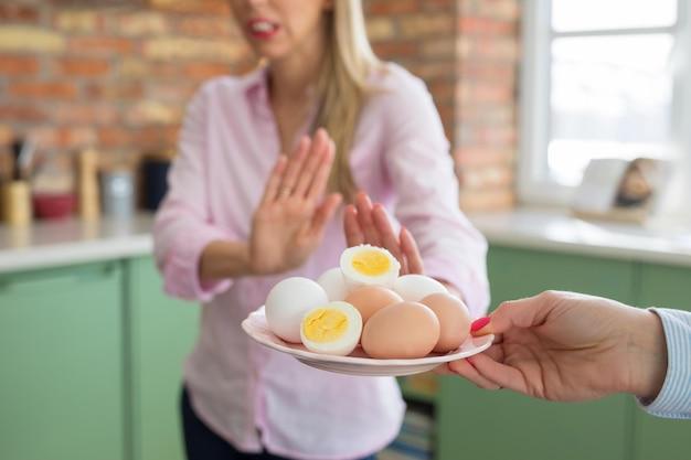 Can I eat eggs while taking doxycycline 