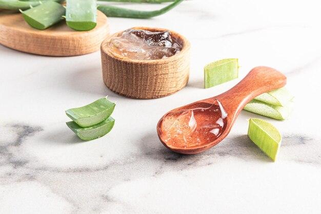 Can I mix aloe vera gel with coconut oil? 