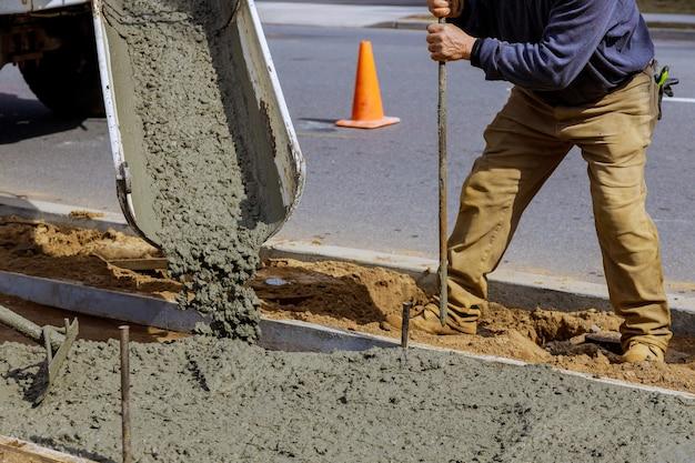 Can I pour concrete 1 inch thick? 