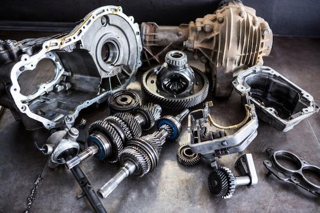 Can low engine oil cause transmission problems? 
