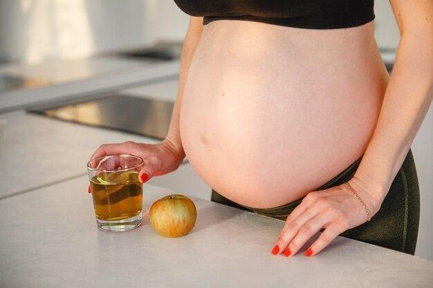 Can we drink apple juice in empty stomach? 