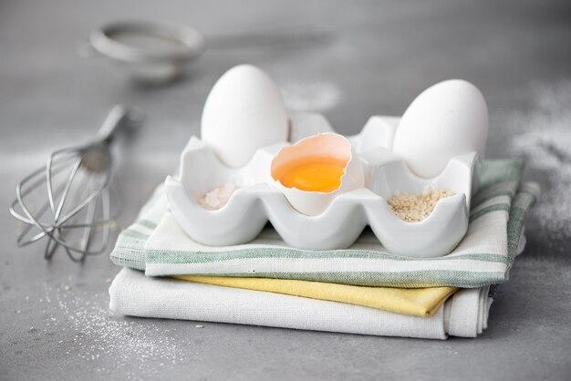 Can you eat a GREY egg yolk 