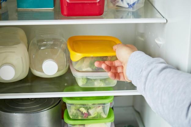 Can you leave food in fridge during fumigation? 