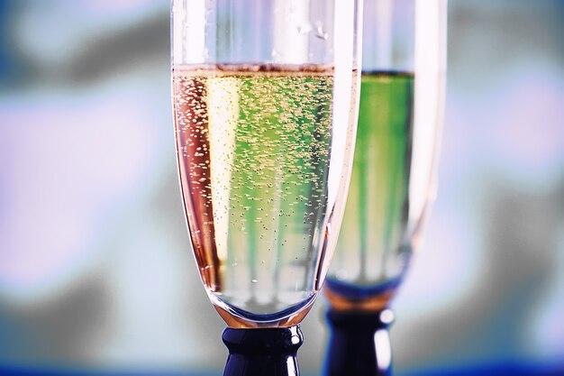 Can you spray sparkling wine like champagne? 