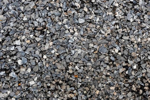 Can you sprinkle cement over gravel? 