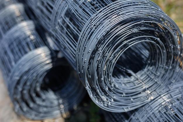 Can you use galvanized wire in concrete? 