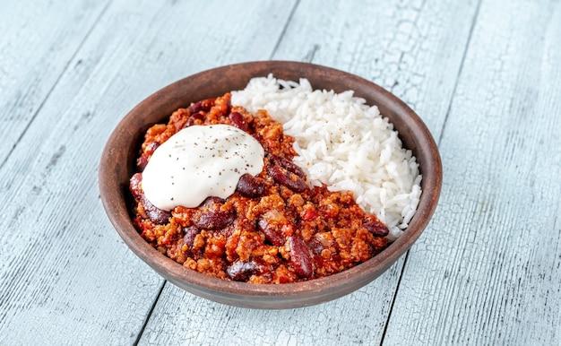 Who puts chili over rice? 