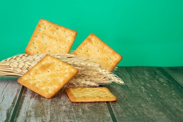 Do crackers make you gain weight? 