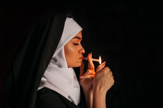 Do nuns smoke 