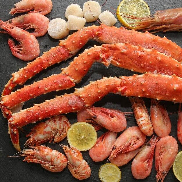 Do scallops and shrimp taste the same? 