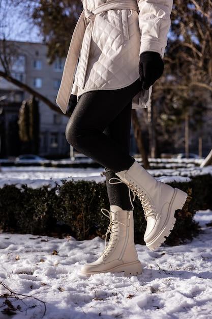 Do winter boots stretch out? 