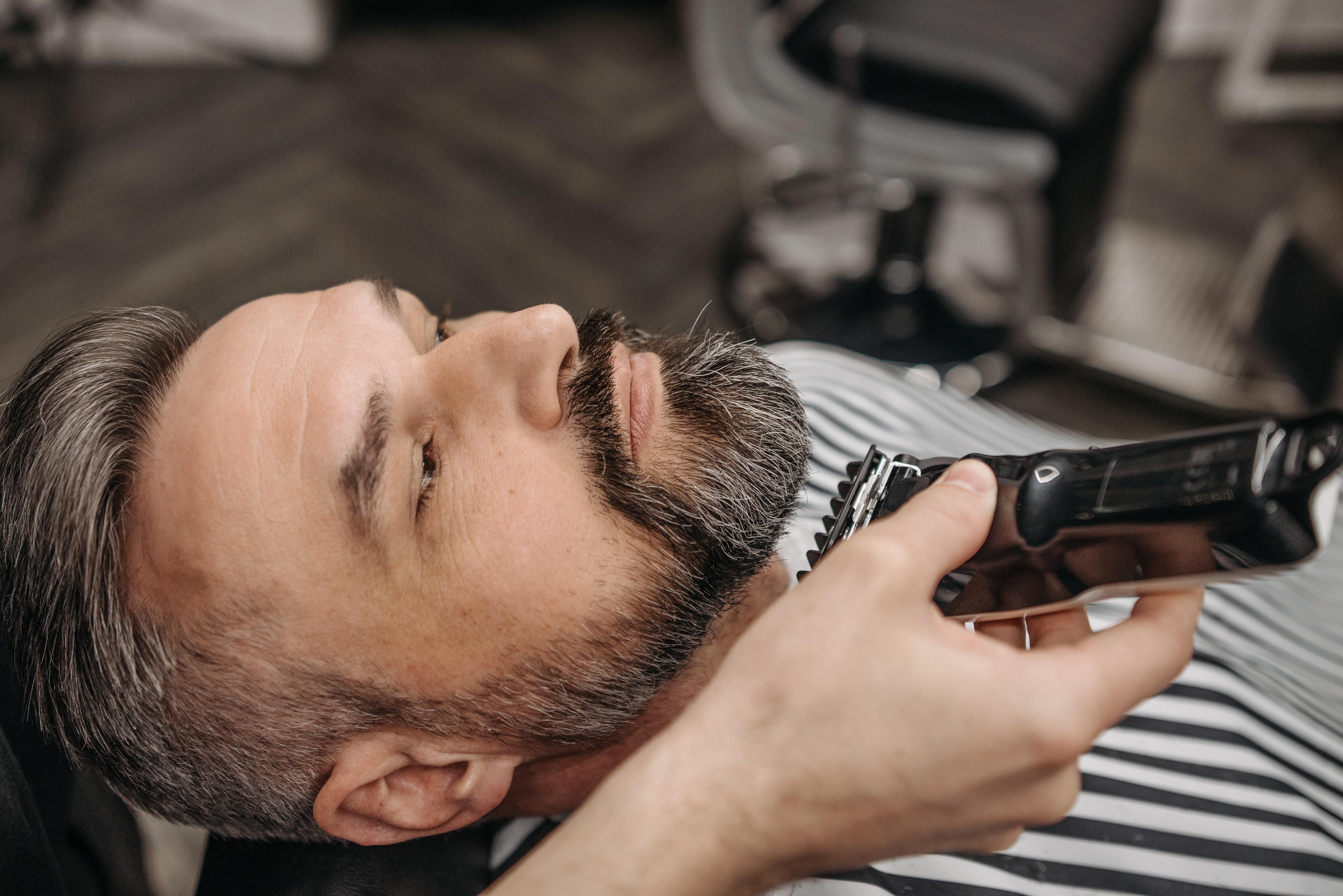 Do you have to shave to work in Mcdonalds? 