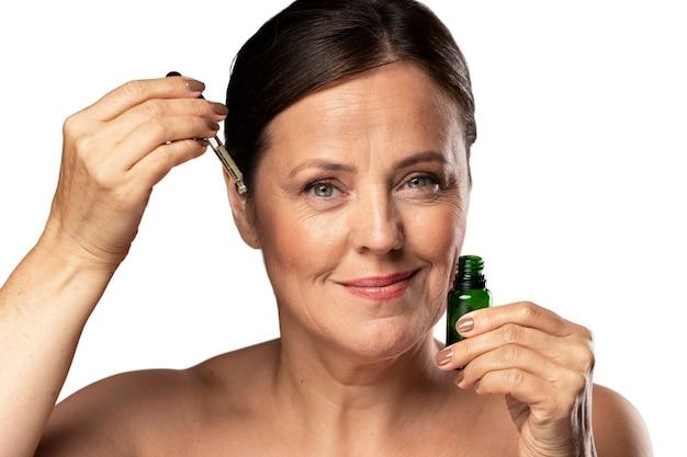 Does olive oil tighten your face? 