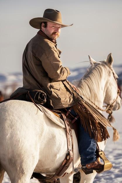 Does Walker come back to Yellowstone? 