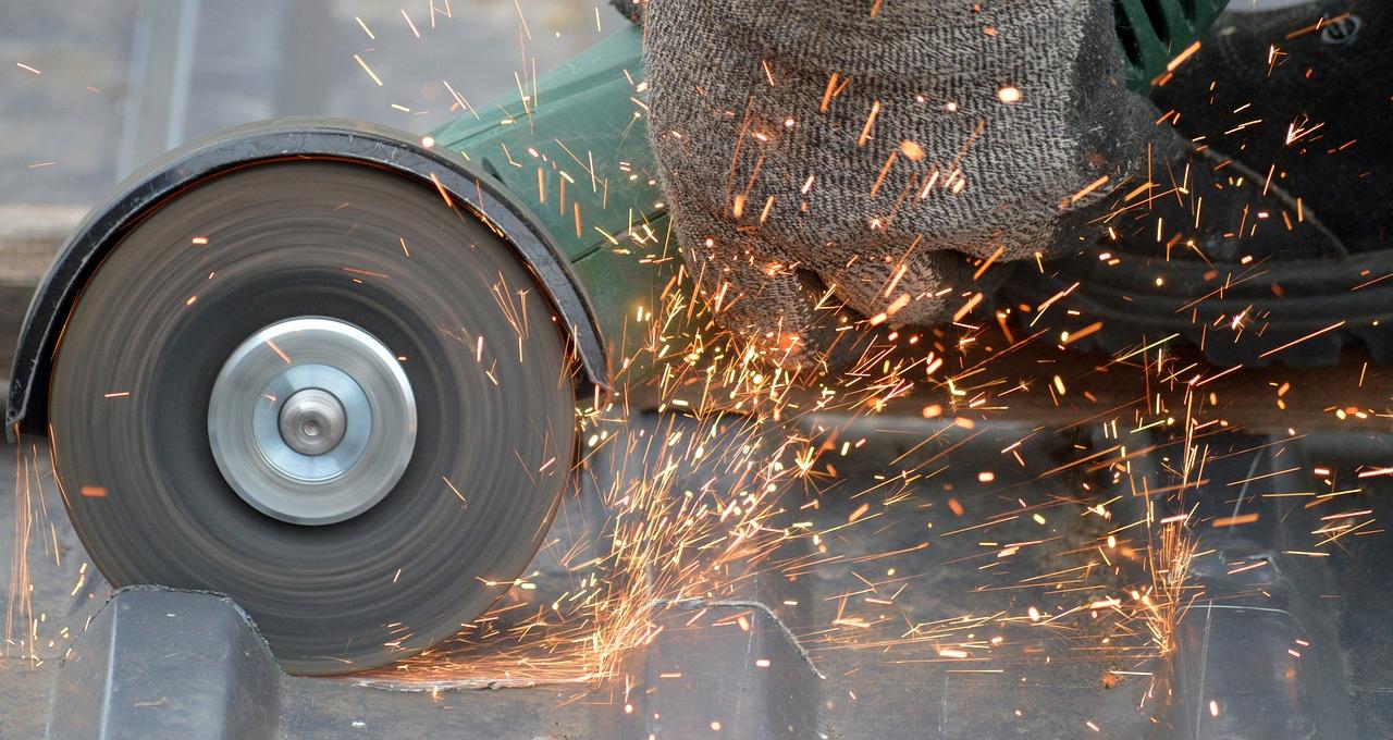 How deep will a 9 inch angle grinder cut? 