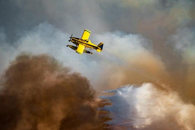 How do firefighting planes get water? 