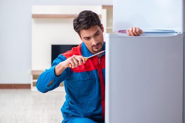 How long do refrigerators last Consumer Reports? 