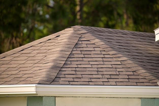 How long does it take for new asphalt shingles to seal? 