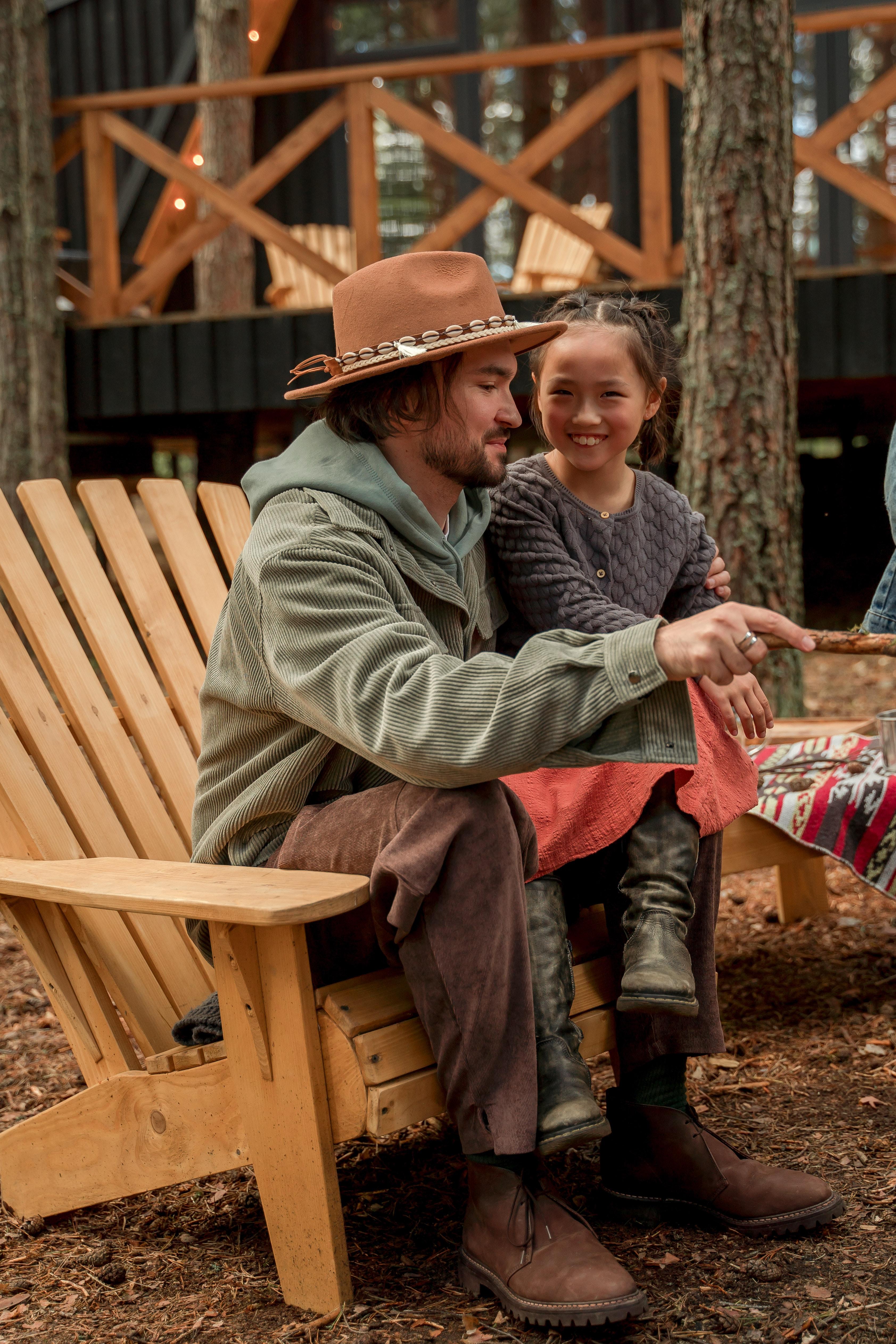 How many actors on Yellowstone are real cowboys? 