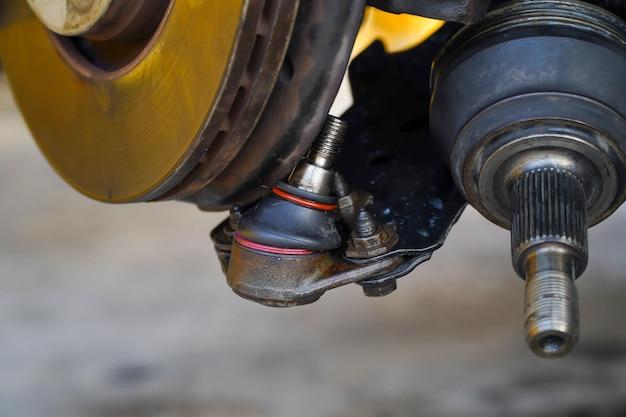 How many ball joints on the front of a truck 