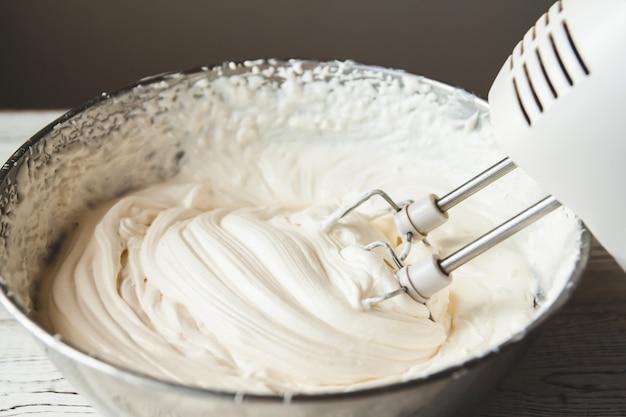 How much cream does it take to make a pound of butter 