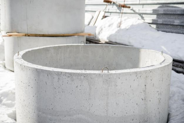 How much does a gallon of concrete sealer cover? 