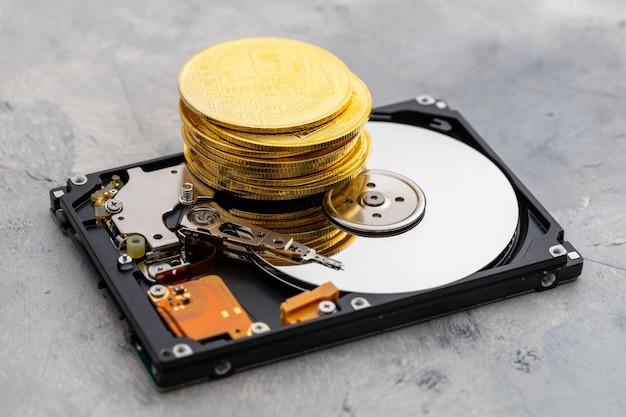 How much gold is in a computer hard drive? 