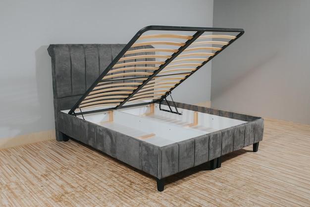 How much weight can a wooden platform bed hold 