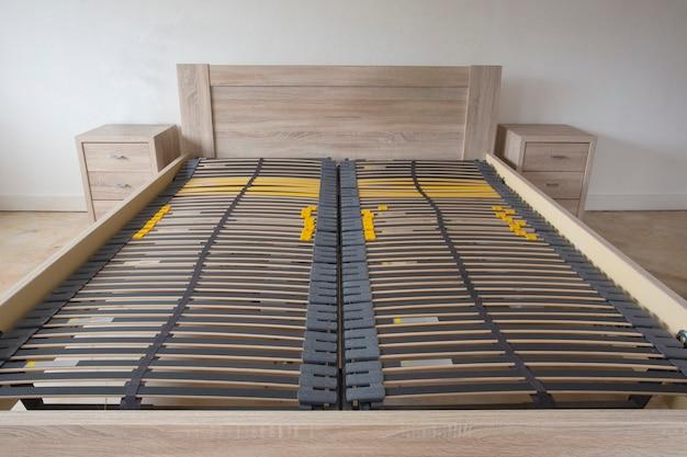 How much weight can a wooden platform bed hold 