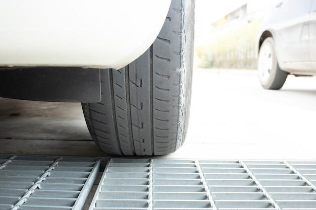 How thick is the sidewall of a car tire 