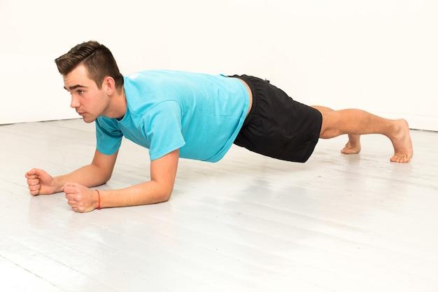 How do you do a hump plank 