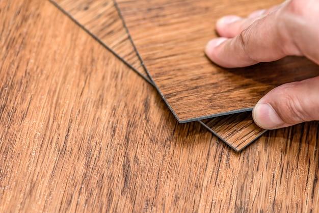 How do you get the smell out of new vinyl flooring? 