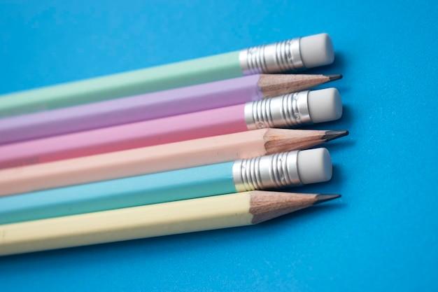How do you sharpen La color gel eyeliner pencil? 