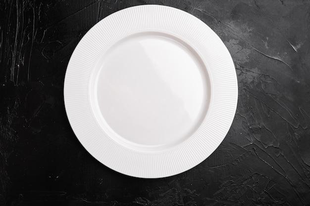 Is a plate a utensil 