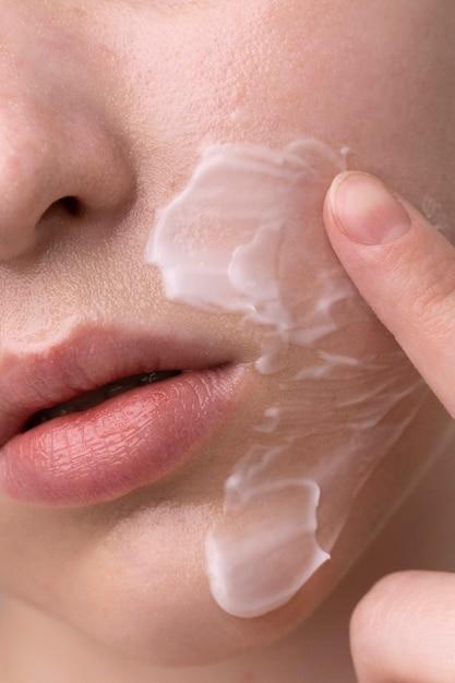 Is it OK to put Neosporin in your nose? 