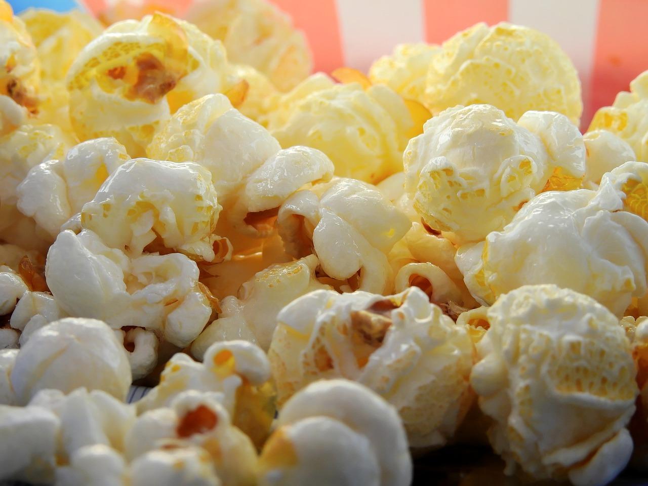 Do movie theaters use white or yellow popcorn 