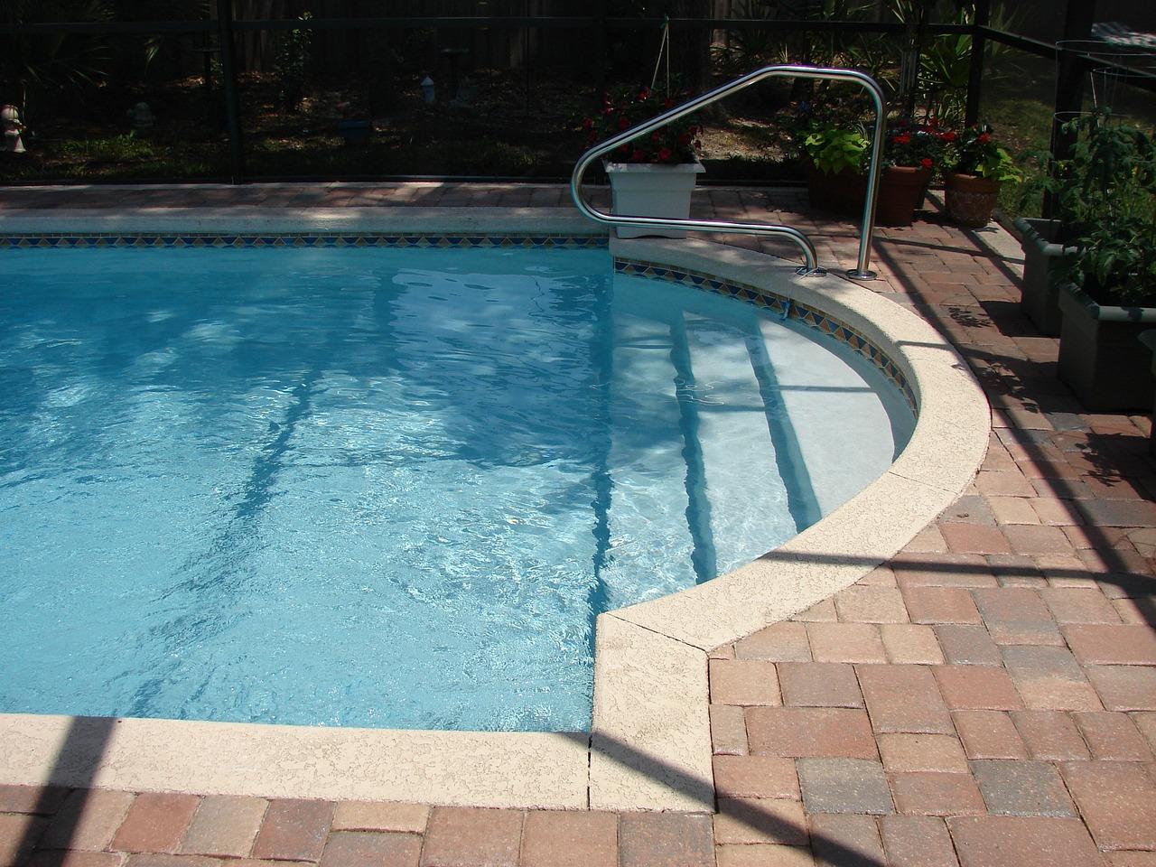 Should you seal pool coping? 