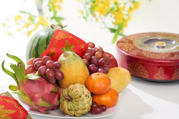 What is the 12 fruits for New Year? 