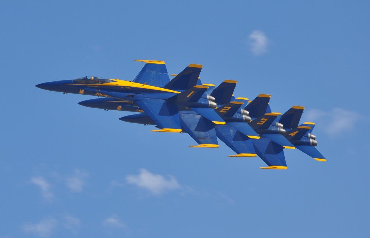 How fast are the Blue Angels? 