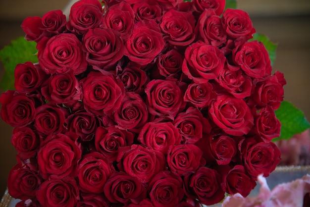 What is the meaning of 999 roses? 