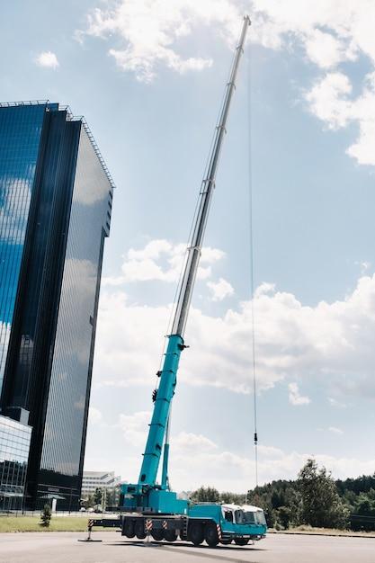 How tall is the tallest mobile crane 