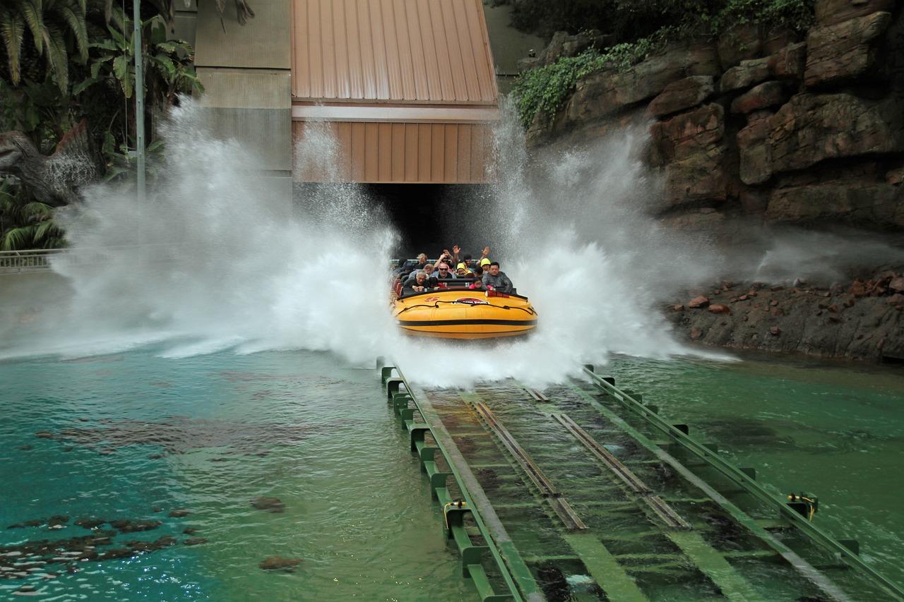 How big is the drop on Jurassic Park ride Hollywood? 