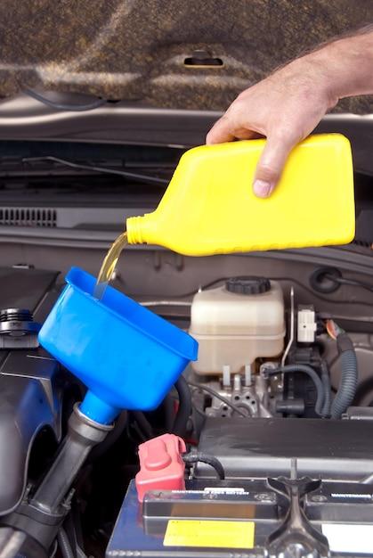 What Colour is air conditioning fluid in a car? 
