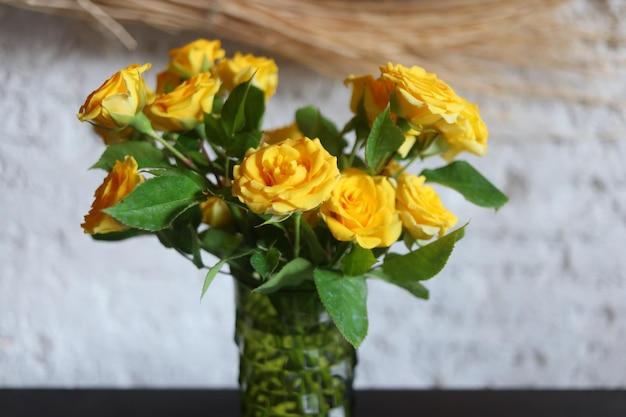 What do yellow roses mean at funeral 