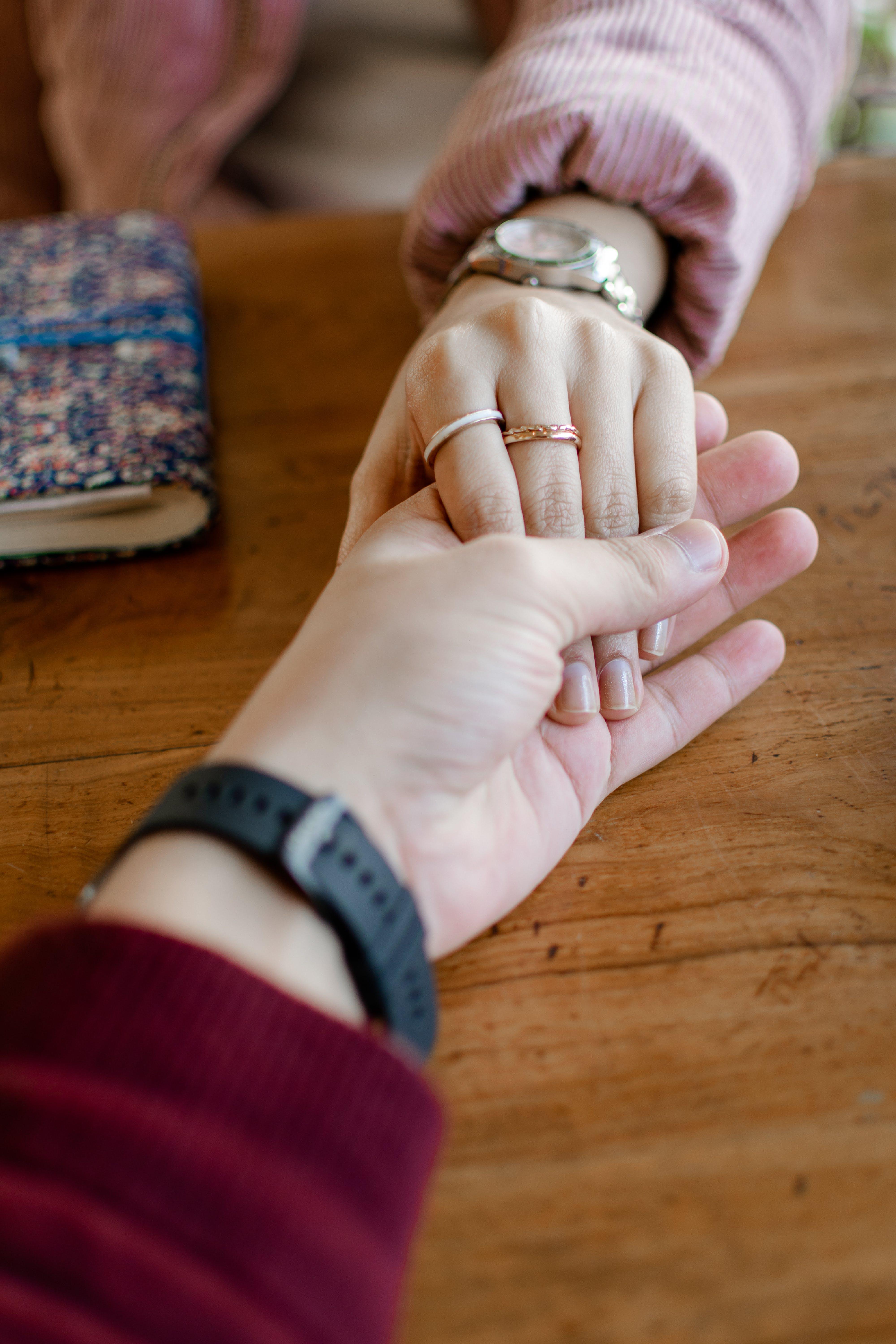 What does it mean to give your bf a bra bracelet 