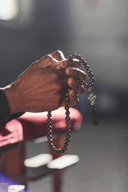 What does it mean when someone gives you rosary beads? 